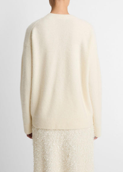 VINCE Plush Cashmere Crew Neck Sweater in Crew Neck