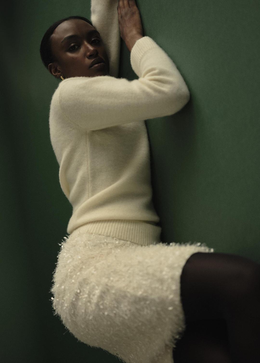 VINCE Plush Cashmere Crew Neck Sweater in Crew Neck