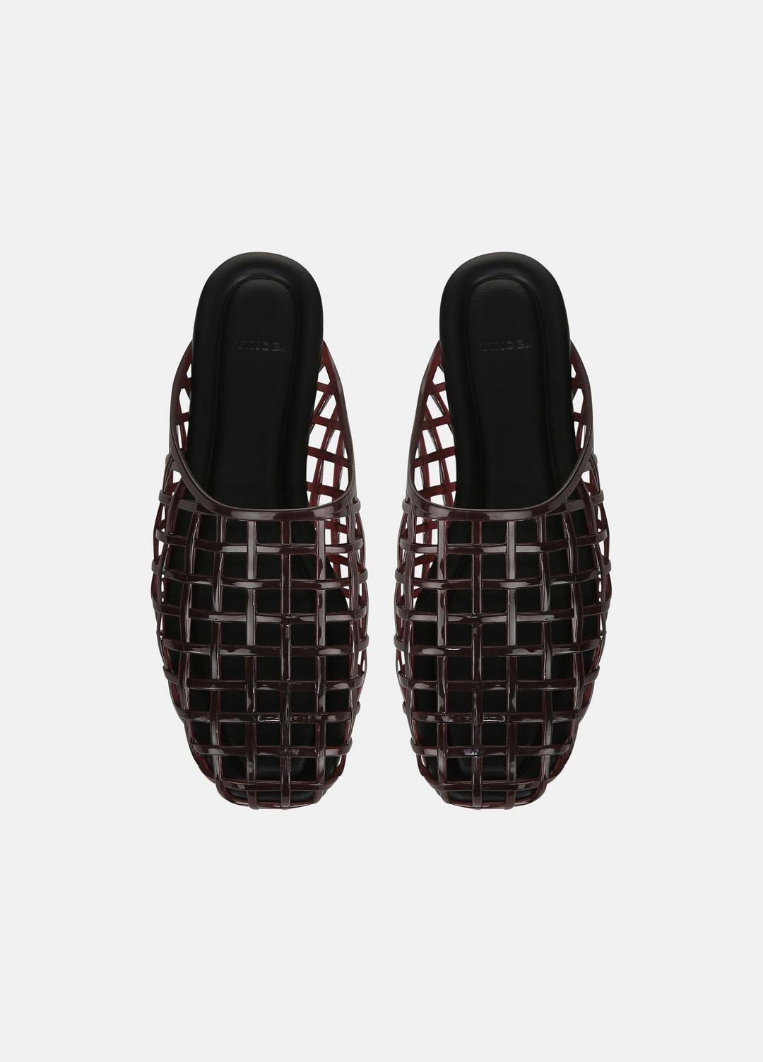 VINCE Barcelona Jelly Sandal in Sandals