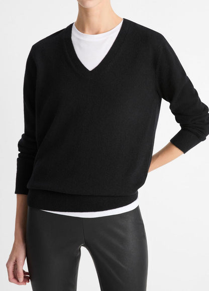 VINCE Cashmere Weekend V-Neck Sweater in Vince Products Women